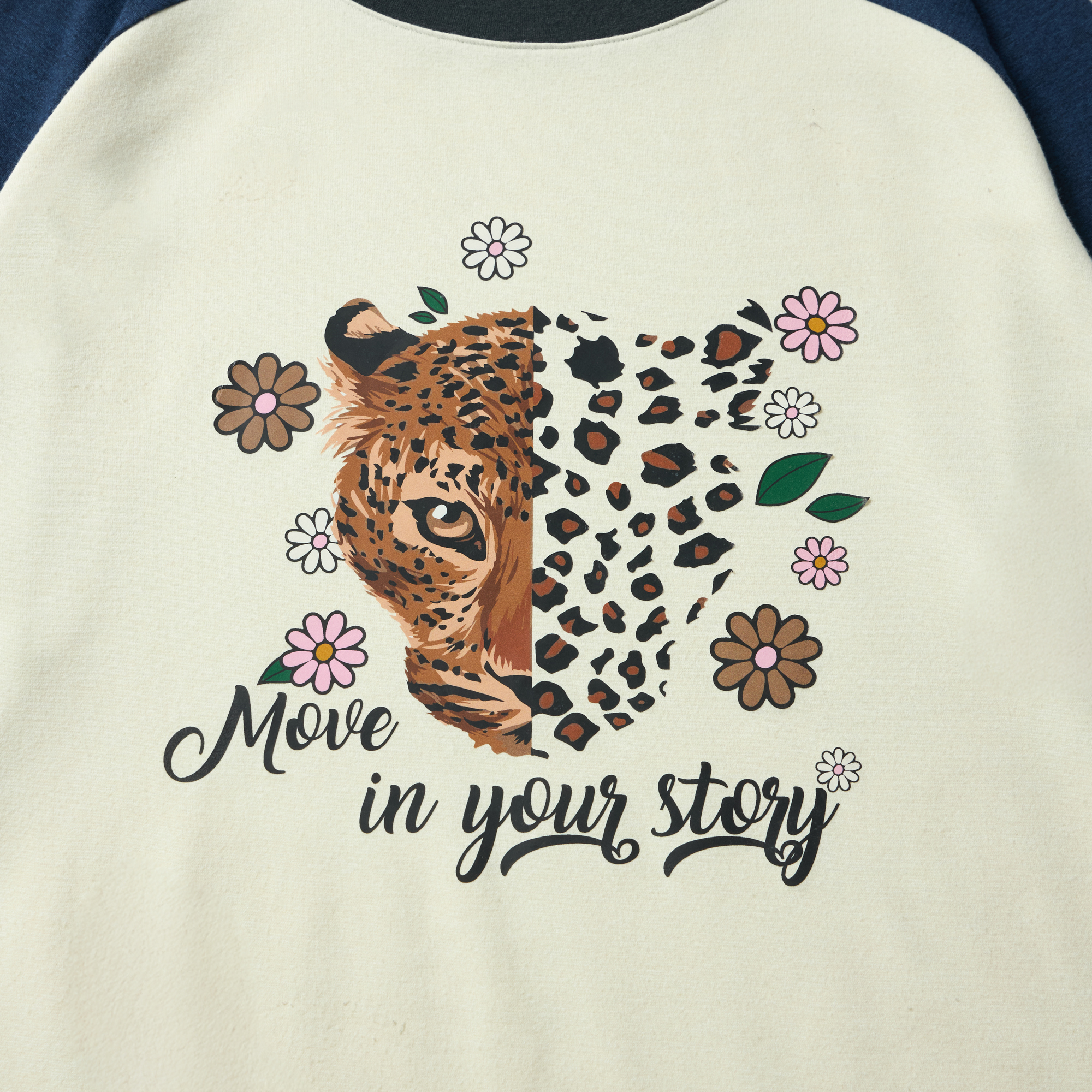 여성 크롭 라운드 티셔츠